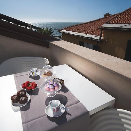 Hotel San Pietro Palace Финале Лигуре Екстериор снимка