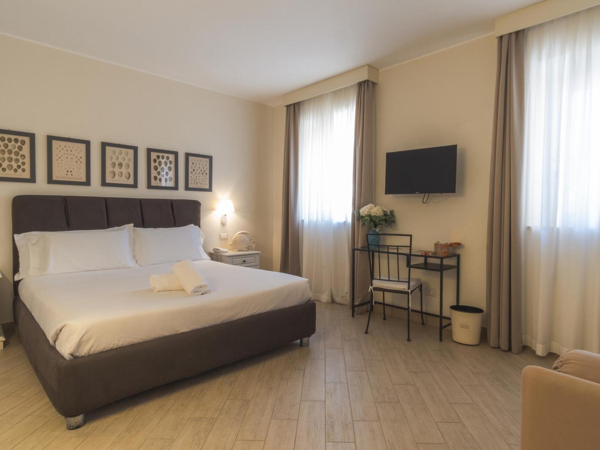 Hotel San Pietro Palace Финале Лигуре Екстериор снимка