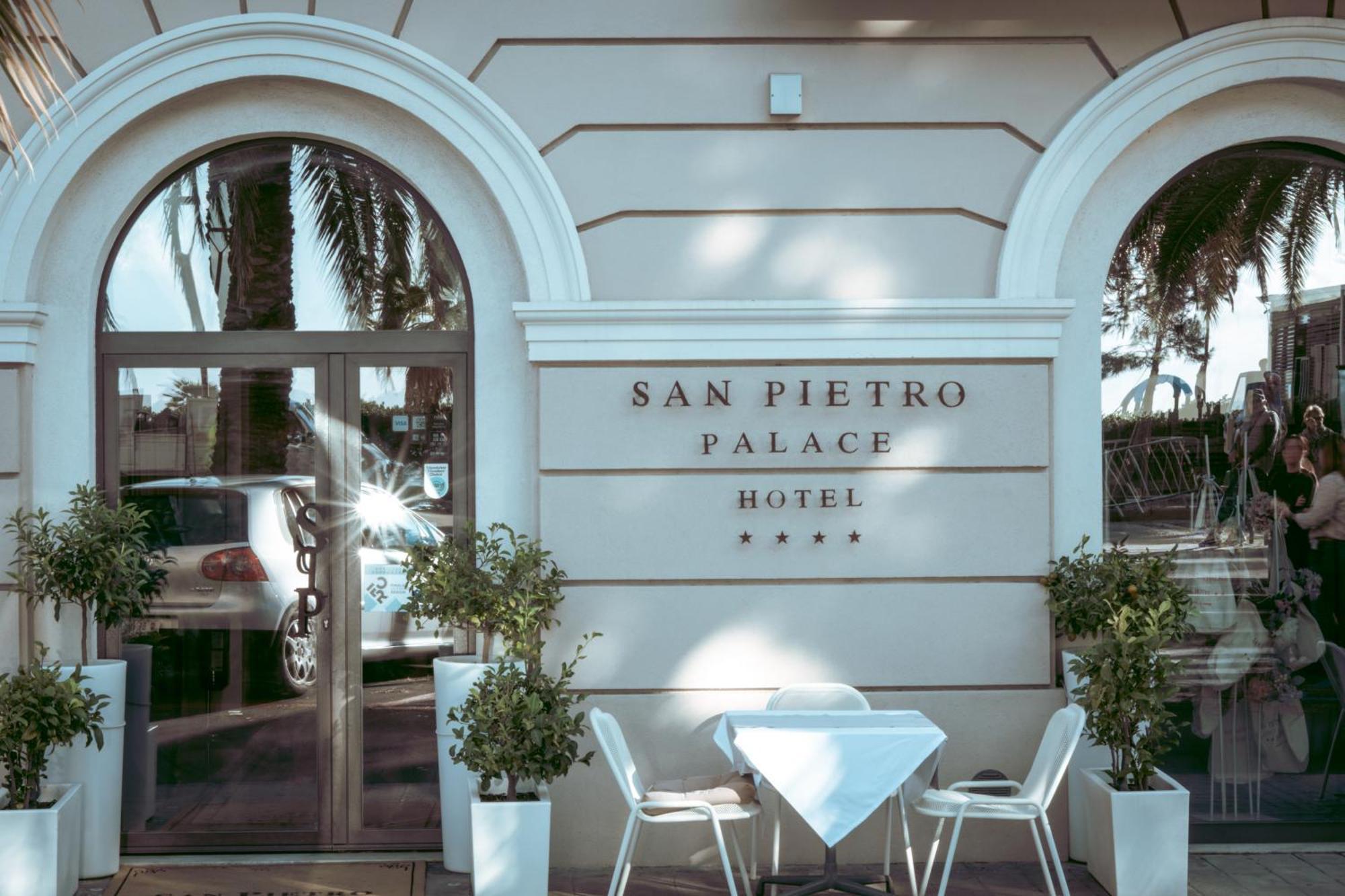 Hotel San Pietro Palace Финале Лигуре Екстериор снимка