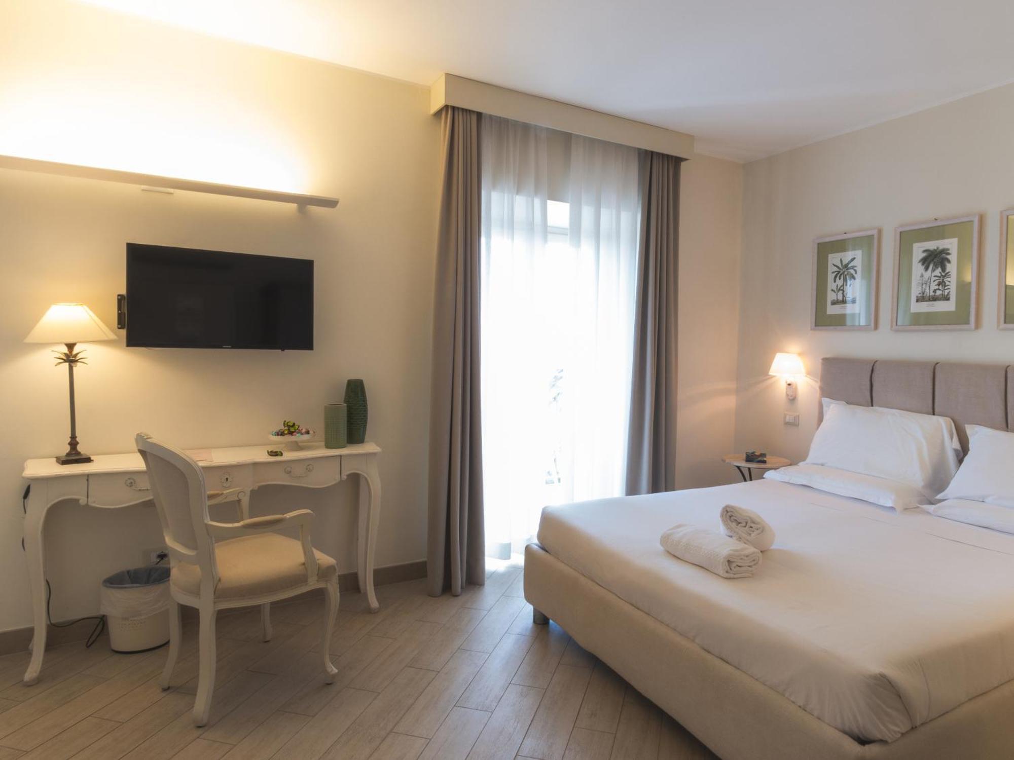 Hotel San Pietro Palace Финале Лигуре Екстериор снимка