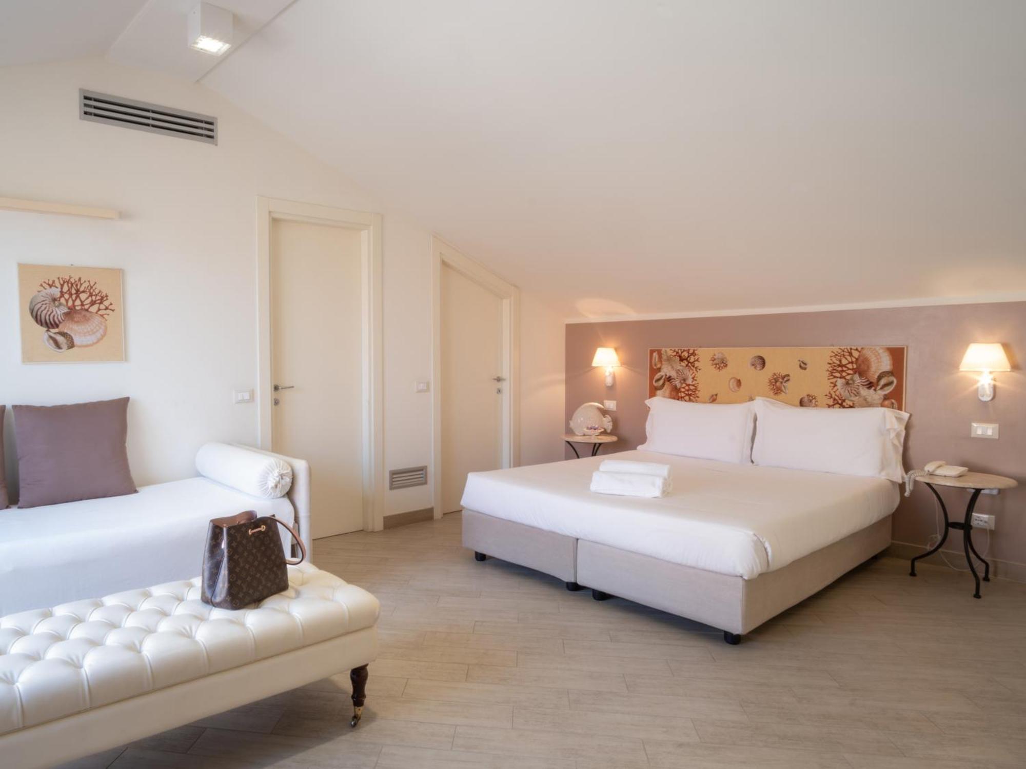Hotel San Pietro Palace Финале Лигуре Екстериор снимка