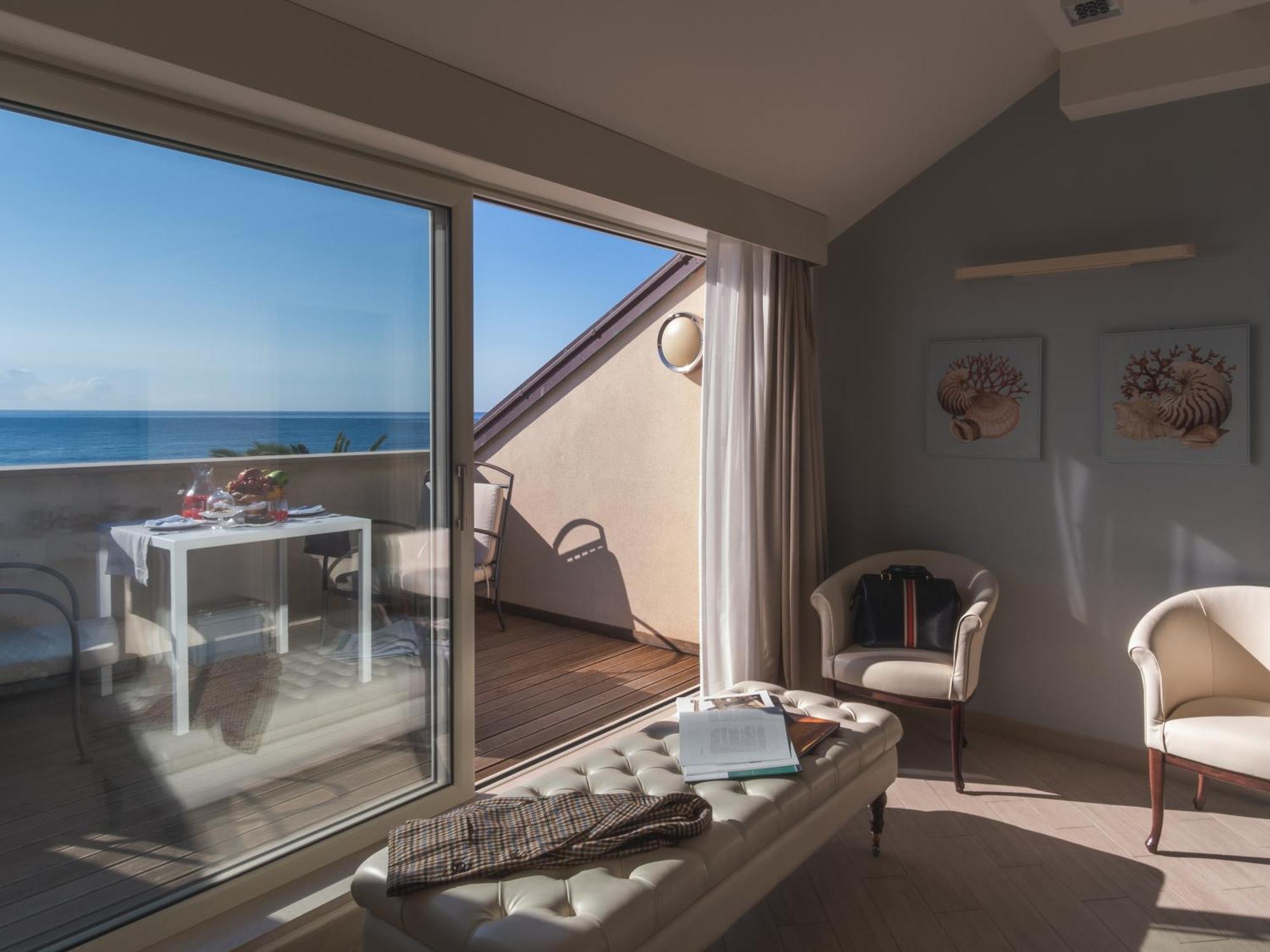 Hotel San Pietro Palace Финале Лигуре Екстериор снимка