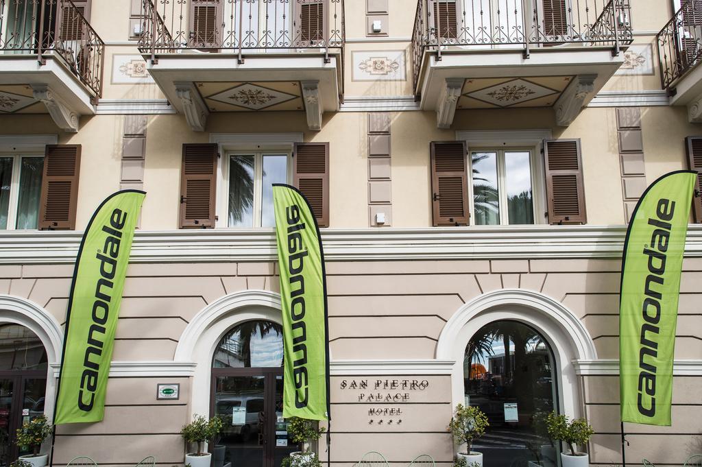 Hotel San Pietro Palace Финале Лигуре Екстериор снимка