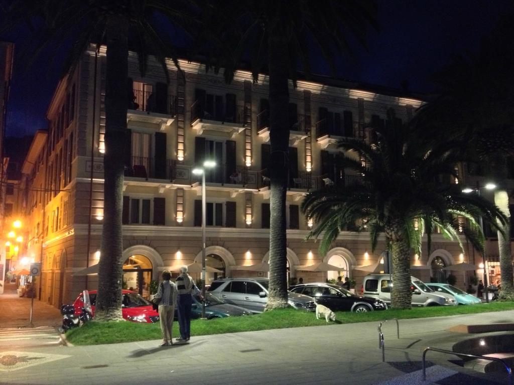 Hotel San Pietro Palace Финале Лигуре Екстериор снимка