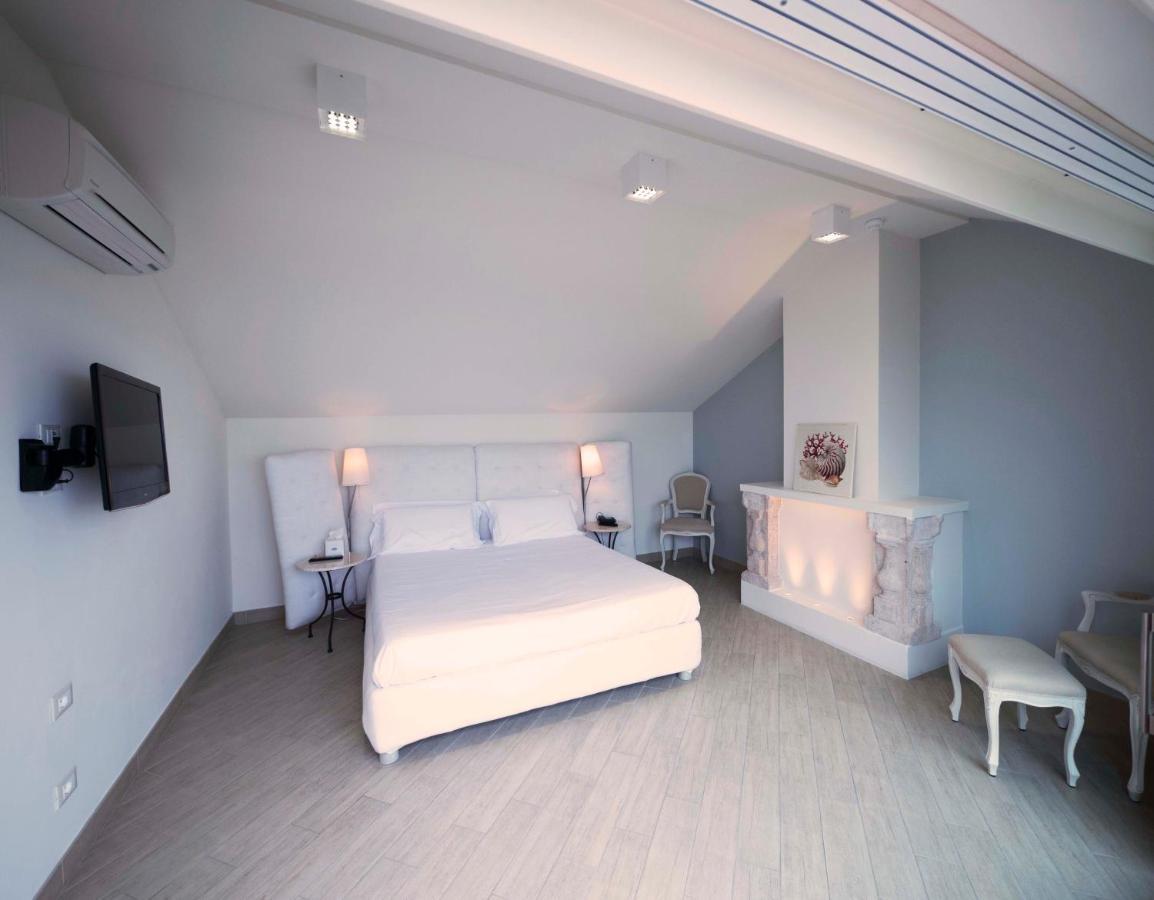 Hotel San Pietro Palace Финале Лигуре Екстериор снимка