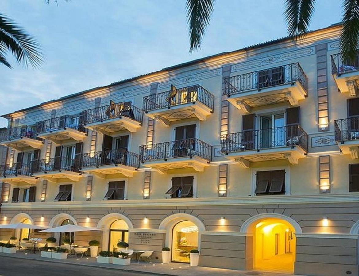 Hotel San Pietro Palace Финале Лигуре Екстериор снимка